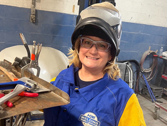 woman-with-welding-mask