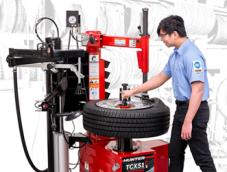 Hunter Engineering Introduces Center-Clamp TXC51C Tire Changer in Traditional Swing Arm Configuration