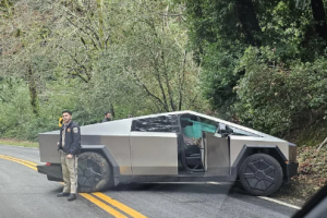First Real-World Tesla Cybertruck Crash Raises Safety Questions